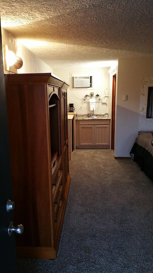Oakland Motel Room photo